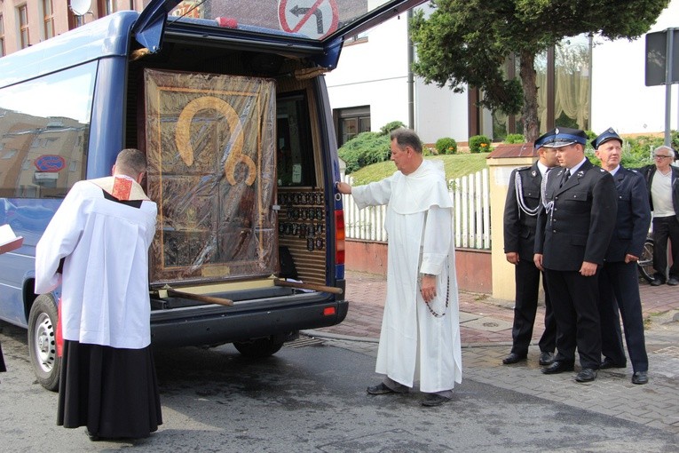 Powitanie ikony MB Częstochowskiej w parafii Świętego Ducha w Łowiczu