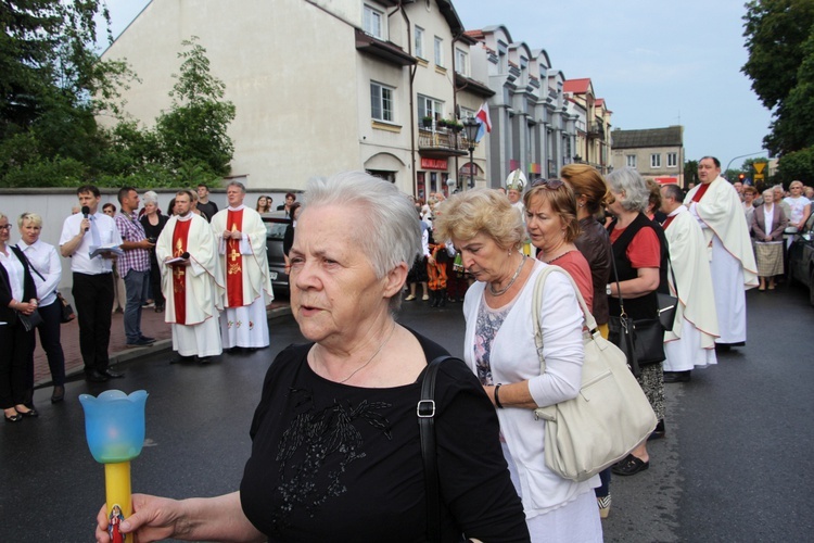 Powitanie ikony MB Częstochowskiej w parafii Świętego Ducha w Łowiczu