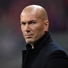 Zinédine Zidane jest jednym z nielicznych pozytywnych symboli francuskiej polityki wielokulturowości. Zawsze przypomina o swoich algierskich korzeniach, a jednocześnie deklaruje miłość do Francji.