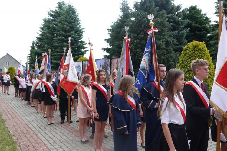 Spotkanie szkół świętych i błogosławionych w Zabawie