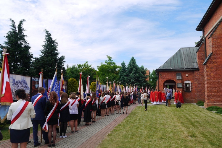 Spotkanie szkół świętych i błogosławionych w Zabawie