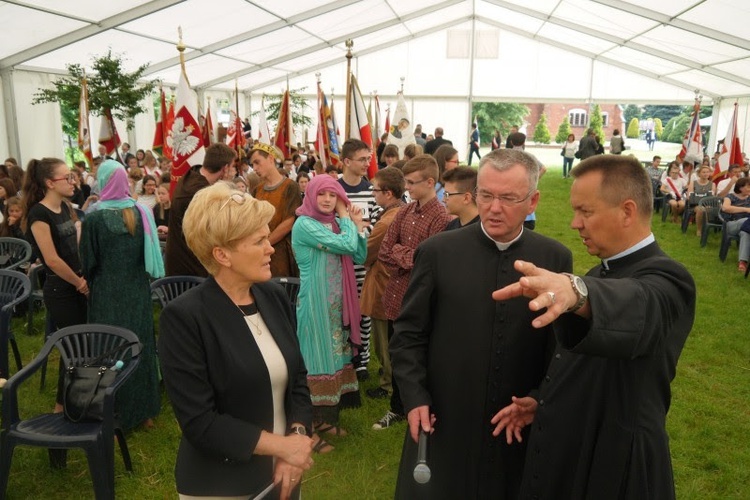 Spotkanie szkół świętych i błogosławionych w Zabawie