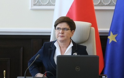 Rośnie liczba zwolenników rządu Beaty Szydło