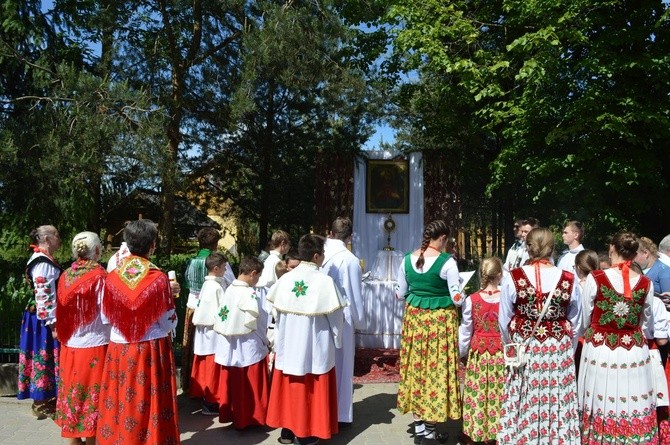 Procesja z widokiem na Tatry w Miętustwie