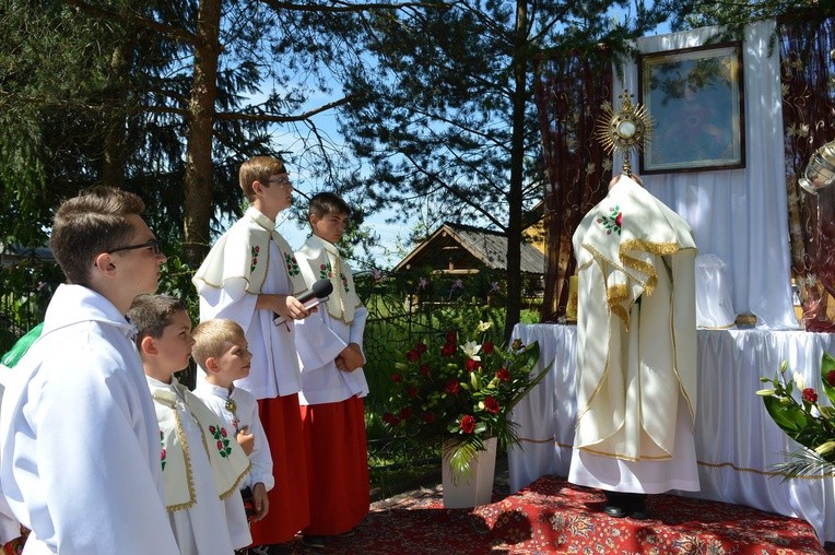 Procesja z widokiem na Tatry w Miętustwie