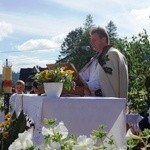 Procesja z widokiem na Tatry w Poroninie 