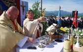 Procesja z widokiem na Tatry w Poroninie 