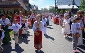 Procesja z widokiem na Tatry w Poroninie 