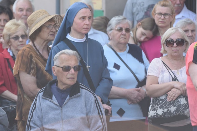 Ulicami Świdnicy z Najświętszym Sakramentem