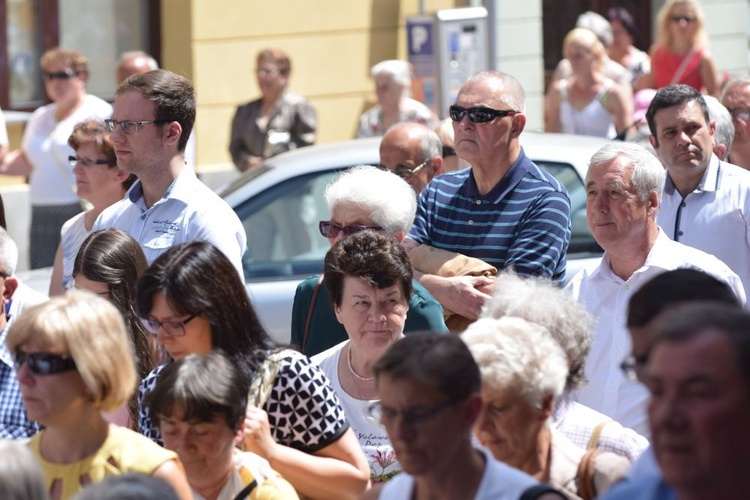 Ulicami Świdnicy z Najświętszym Sakramentem