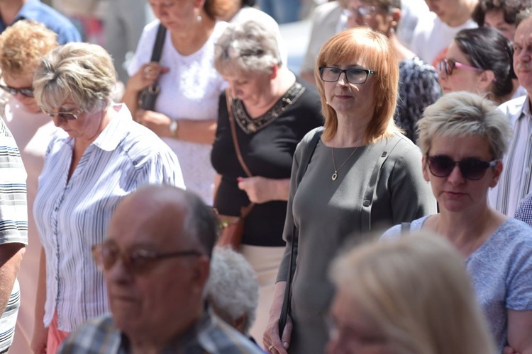 Ulicami Świdnicy z Najświętszym Sakramentem