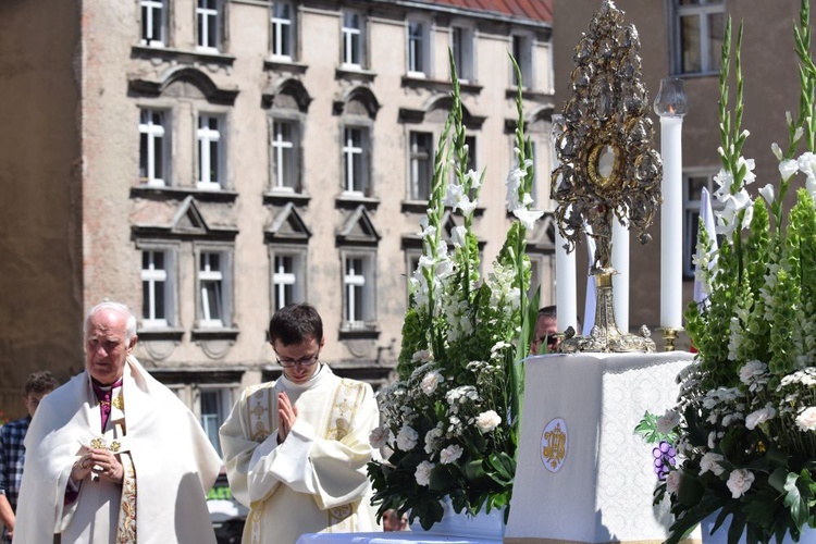 Ulicami Świdnicy z Najświętszym Sakramentem