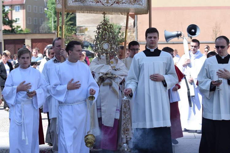 Ulicami Świdnicy z Najświętszym Sakramentem