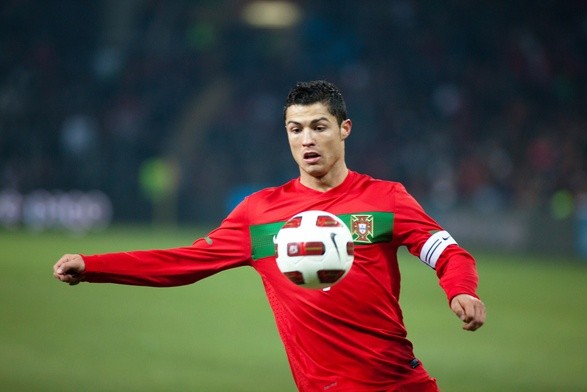 Cristiano Ronaldo na zarzuty o manipulacje podatkowe odpowiada milczeniem