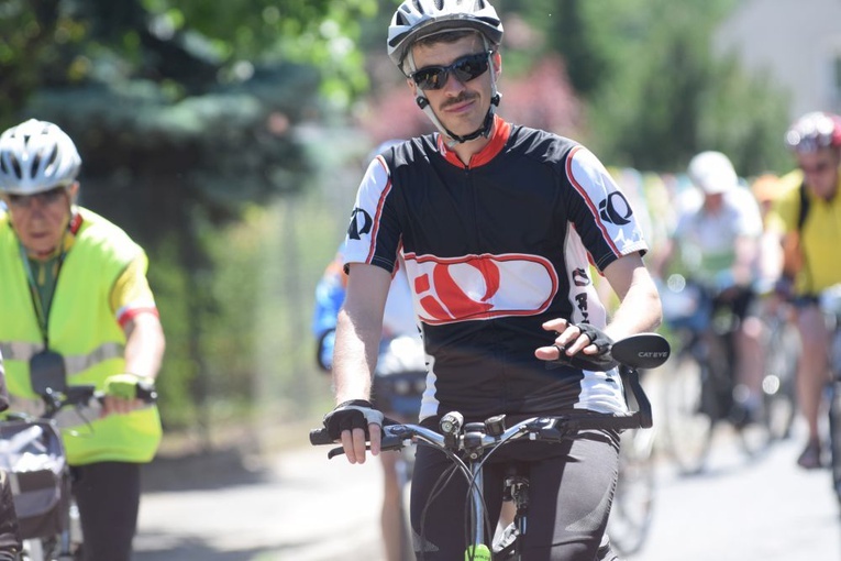 Procesja z racji Bożego Ciała dla rowerzystów