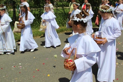 Procesja Bożego Ciała w Bielanach - 2017