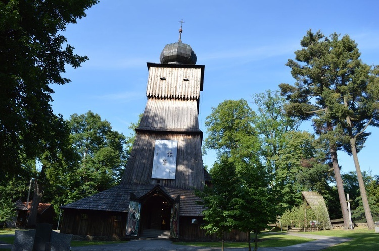 Kościół parafialny w Lachowicach 