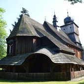 Nocna warta przy kościele 