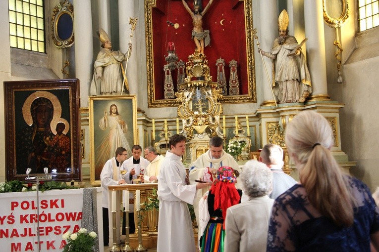 Powitanie MB Częstochowskiej w kościele rektorskim oo. pijarów w Łowiczu