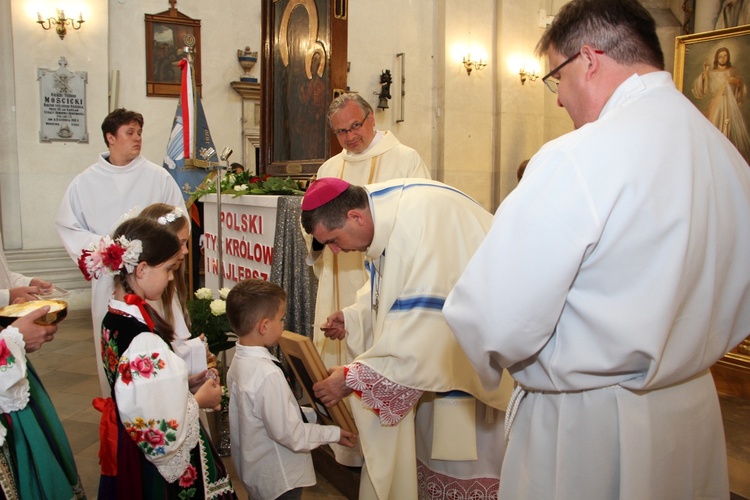 Powitanie MB Częstochowskiej w kościele rektorskim oo. pijarów w Łowiczu