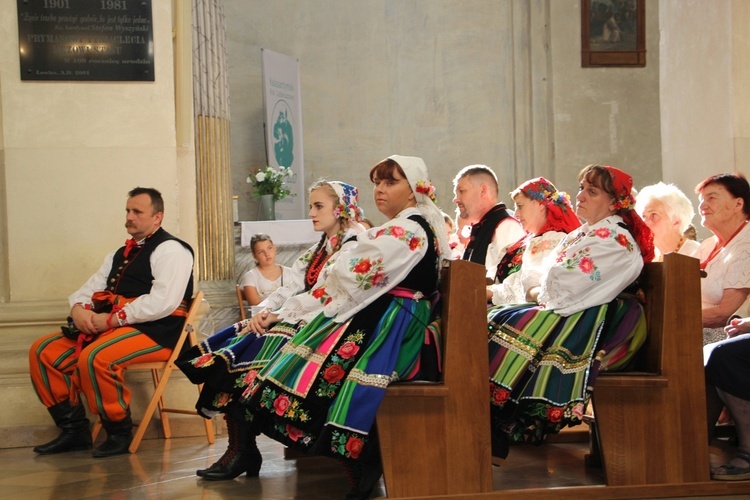 Powitanie MB Częstochowskiej w kościele rektorskim oo. pijarów w Łowiczu