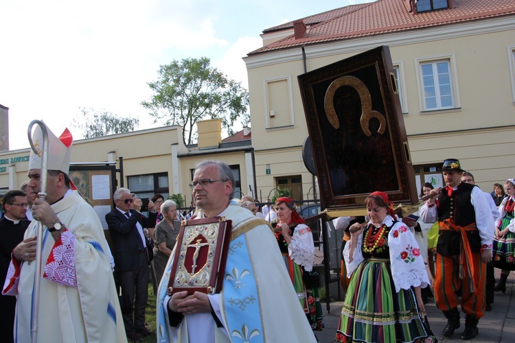 Powitanie MB Częstochowskiej w kościele rektorskim oo. pijarów w Łowiczu