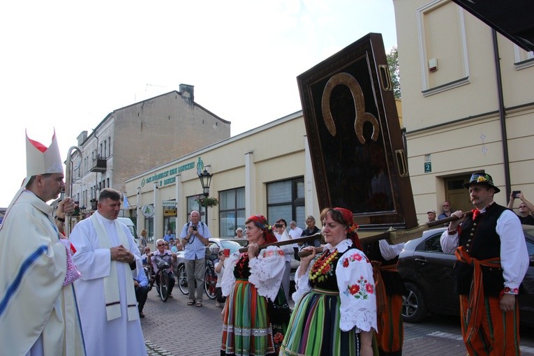 Powitanie MB Częstochowskiej w kościele rektorskim oo. pijarów w Łowiczu