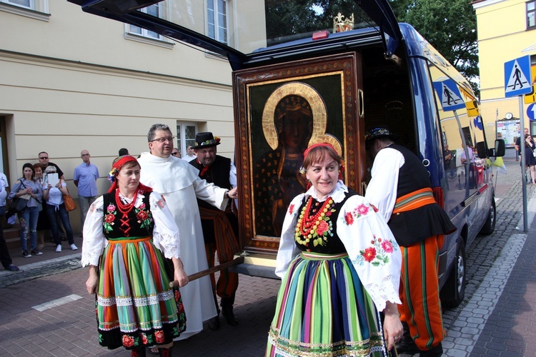 Powitanie MB Częstochowskiej w kościele rektorskim oo. pijarów w Łowiczu