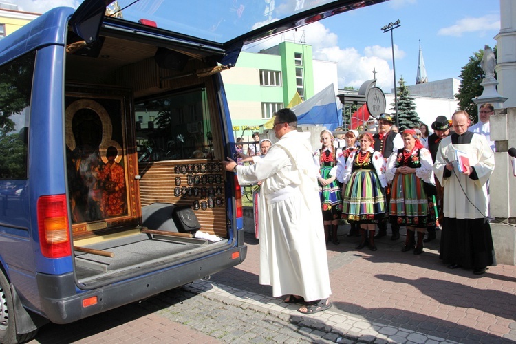 Powitanie MB Częstochowskiej w kościele rektorskim oo. pijarów w Łowiczu