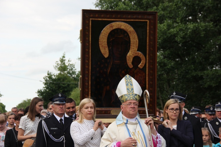 Powitanie ikony MB Częstochowskiej w Bełchowie