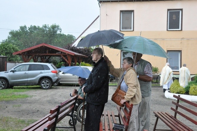 Poświęcenie obrazu św. Brata Alberta w Bielicach