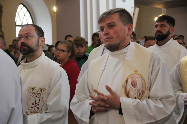 Turniej piłkarski ministrantów w Wołowie (początek)