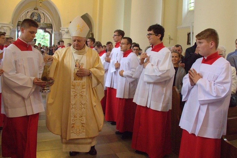 Pielgrzymka ministrantów i lektorów do Wąwolnicy