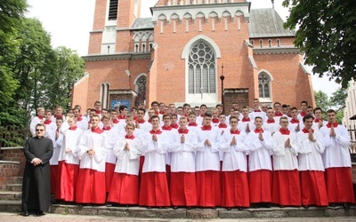 Po kilkumiesięcznym kursie lektorzy zostali przyjęci w poczet ceremoniarzy