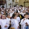Dzieci pierwszokomunijne i ERM w Bardzie