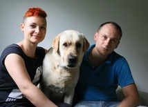 Agnieszka i Jarek Lewiccy wraz ze swym psem zostali przyjaciółmi domu dziecka