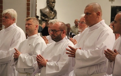 Archidiecezja warszawska zyskała 144 nadzwyczajnych szafarzy Komunii Św.