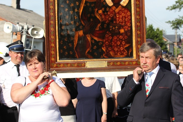 Powitanie ikony MB Częstochowskiej w Bednarach