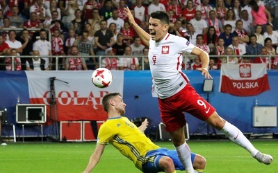 Gol pod koniec meczu uratował Polskę przed odpadnięciem z turnieju