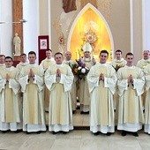 – Dzisiejsza uroczystość  to nie tylko radość  z 7 nowo wyświęconych diakonów, ale także okazja do odkrycia tego wielkiego daru, jakim jest wspólnota Kościoła  – mówił bp Zieliński.