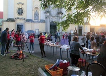 ▲	Piknik pomógł w zgromadzeniu części pieniędzy na pomoc dla chorego Krzysztofa.