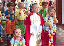 Zadaniem dzieci było przedstawienie scenki z życia ulubionego świętego.