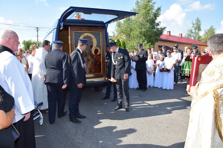 Powitanie ikony MB Częstochowskiej w Kompinie