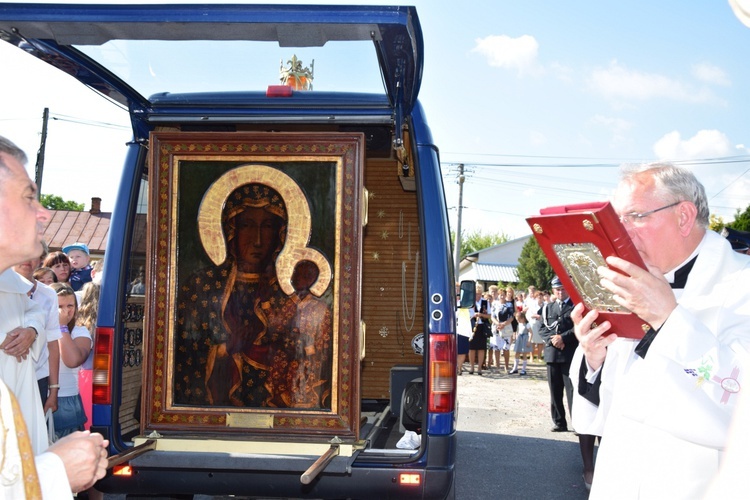 Powitanie ikony MB Częstochowskiej w Kompinie