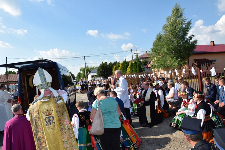 Powitanie ikony MB Częstochowskiej w Kompinie