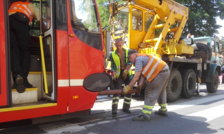 Tramwaj próbował skręcić w Jagiellońską