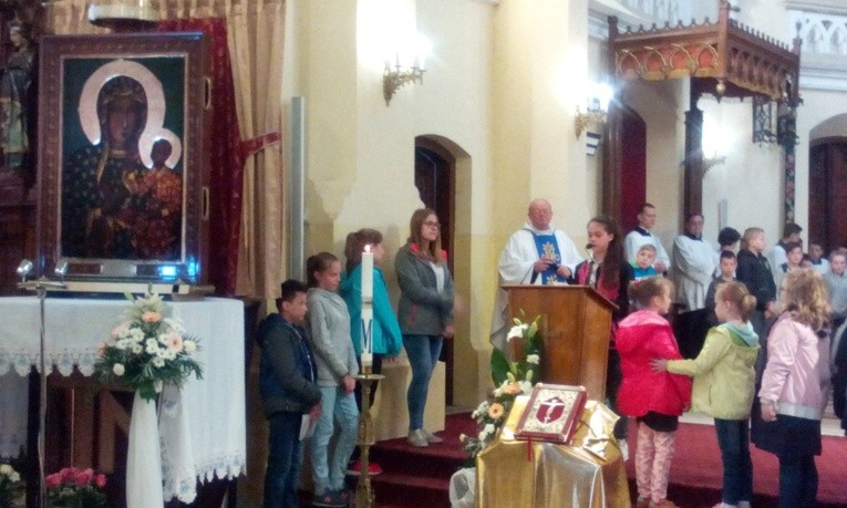 Czuwanie przed ikoną MB Częstochowskiej w Zdunach