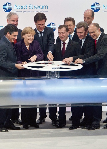 Liderzy UE i premier Rosji już 6 lat temu symbolicznie odkręcili kurek Nord Stream. Teraz przyszedł czas na drugą nitkę gazociągu.