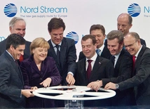 Liderzy UE i premier Rosji już 6 lat temu symbolicznie odkręcili kurek Nord Stream. Teraz przyszedł czas na drugą nitkę gazociągu.