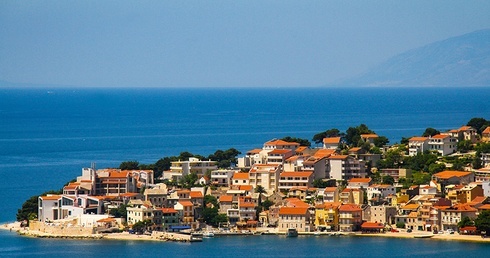 Z Gučy możemy wracać wybrzeżem Chorwacji, na postojach mocząc nogi w Adriatyku.
